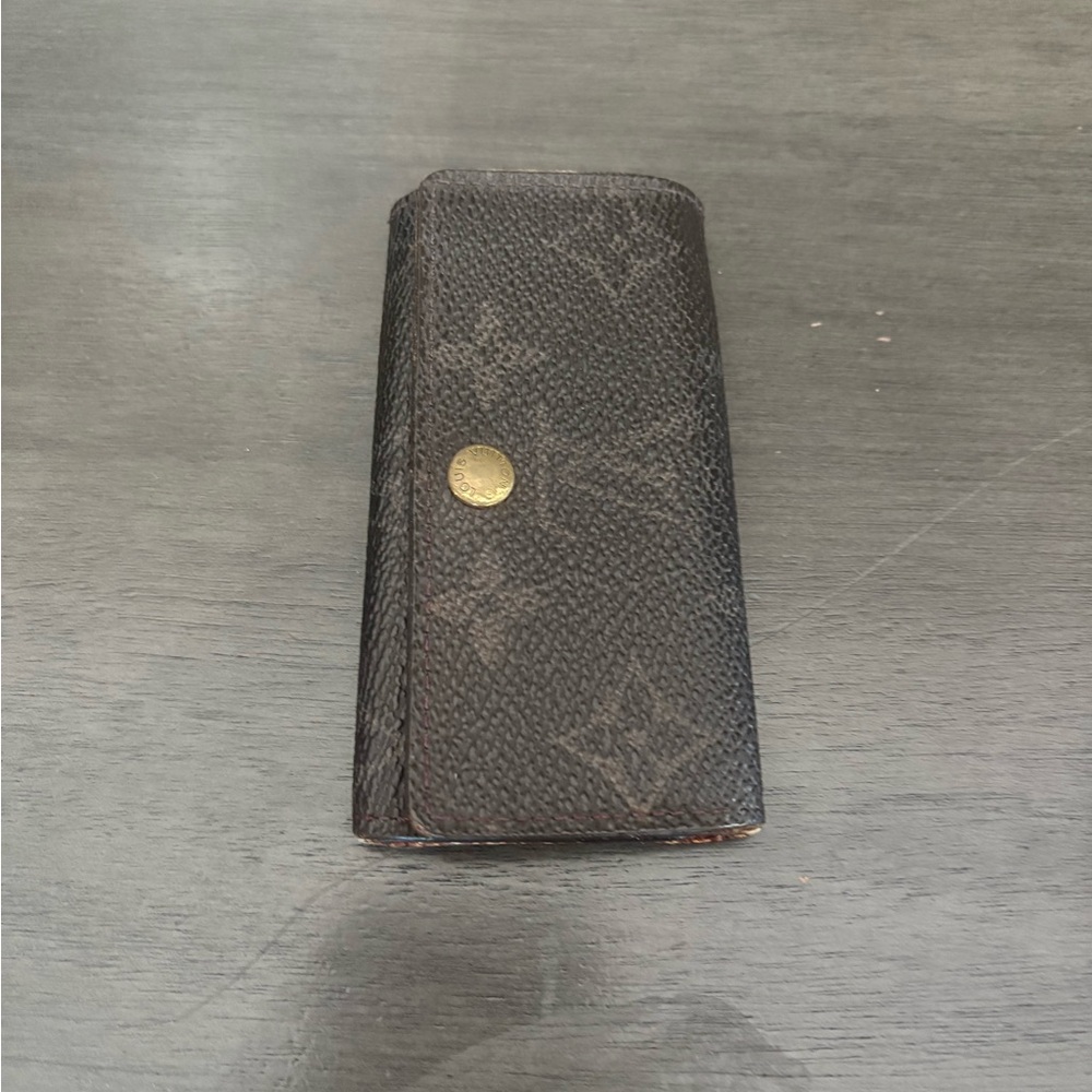 Louis Vuitton Monogram Key Holder (Pre loved)